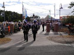 003Ausholen des neuen Königspaares und Parade