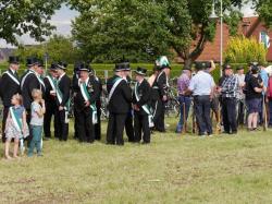 012_07-30-2017-ausholen_neues_königspaar_und_parade