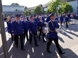 088_07-30-2017-ausholen_neues_königspaar_und_parade