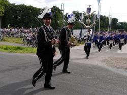 019_07-30-2017-ausholen_neues_königspaar_und_parade