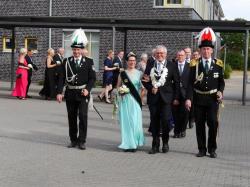 011Ausholen des neuen Königspaares und Parade