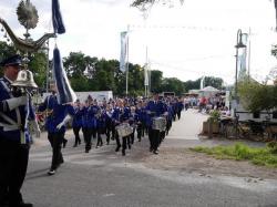 020_07-30-2017-ausholen_neues_königspaar_und_parade