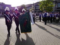 021Ausholen des neuen Königspaares und Parade