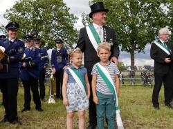 006_07-30-2017-ausholen_neues_königspaar_und_parade