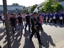 066_07-30-2017-ausholen_neues_königspaar_und_parade