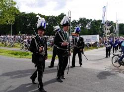 018_07-30-2017-ausholen_neues_königspaar_und_parade