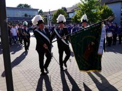 078_07-30-2017-ausholen_neues_königspaar_und_parade