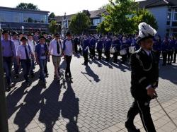 083_07-30-2017-ausholen_neues_königspaar_und_parade