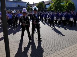 064_07-30-2017-ausholen_neues_königspaar_und_parade