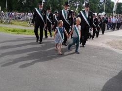 022_07-30-2017-ausholen_neues_königspaar_und_parade