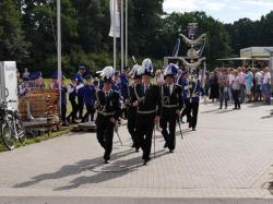 017_07-30-2017-ausholen_neues_königspaar_und_parade