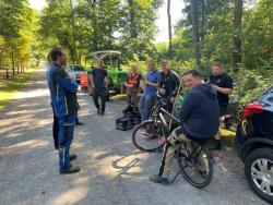 07-05-2022-Herrichten Festplatz und Vogelstange010