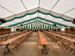 07-28-2022-Herrichten Festplatz und Festzelt39