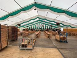 07-28-2022-Herrichten Festplatz und Festzelt26