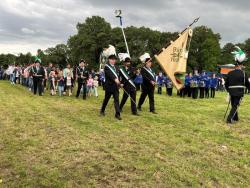 31-07-30-2023-Ausholen Königspaar-Parade