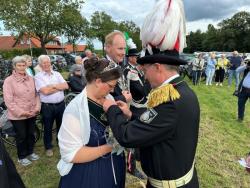 10-07-30-2023-Ausholen Königspaar-Parade